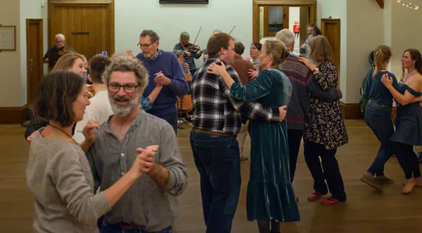 TODO Some people dancing